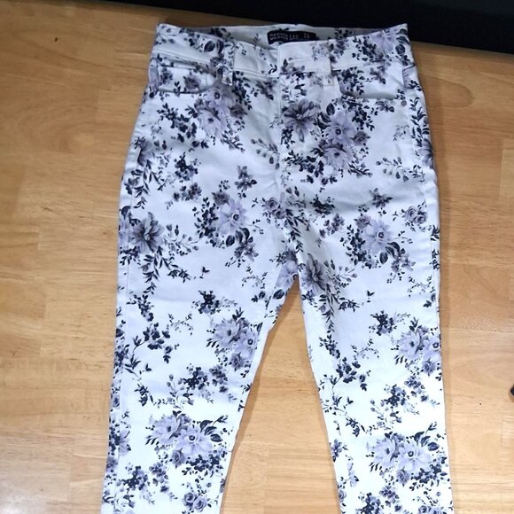 Design Lab White Floral Jeans - Size 26 - Picture 3 of 11